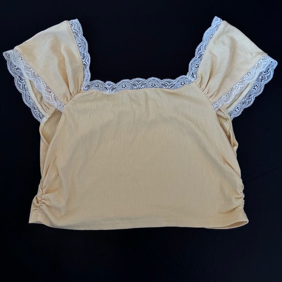 Yellow crop top size large - Picture 3 of 3